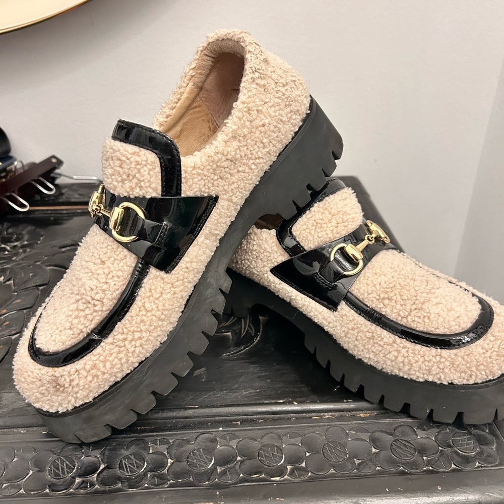 Stylish Beige and Black Loafers with Gold Accent